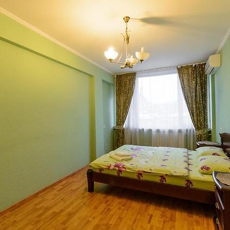 Апартаменти 3-Кімнатні М. Золоті Ворота Kiew Exterior foto